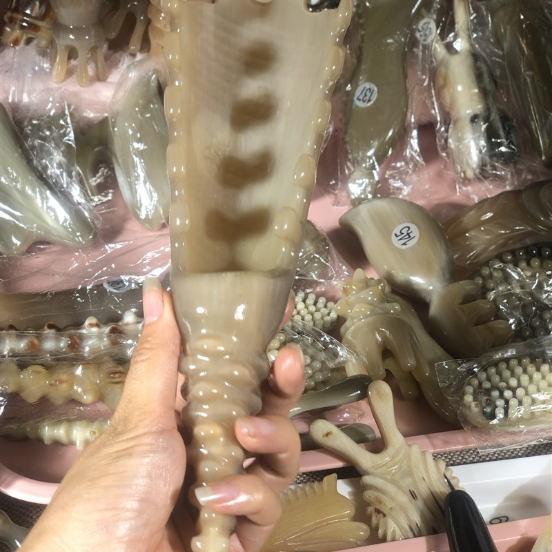 天然角牛白水梳子按摩头皮头部通络疏经全身按摩狗