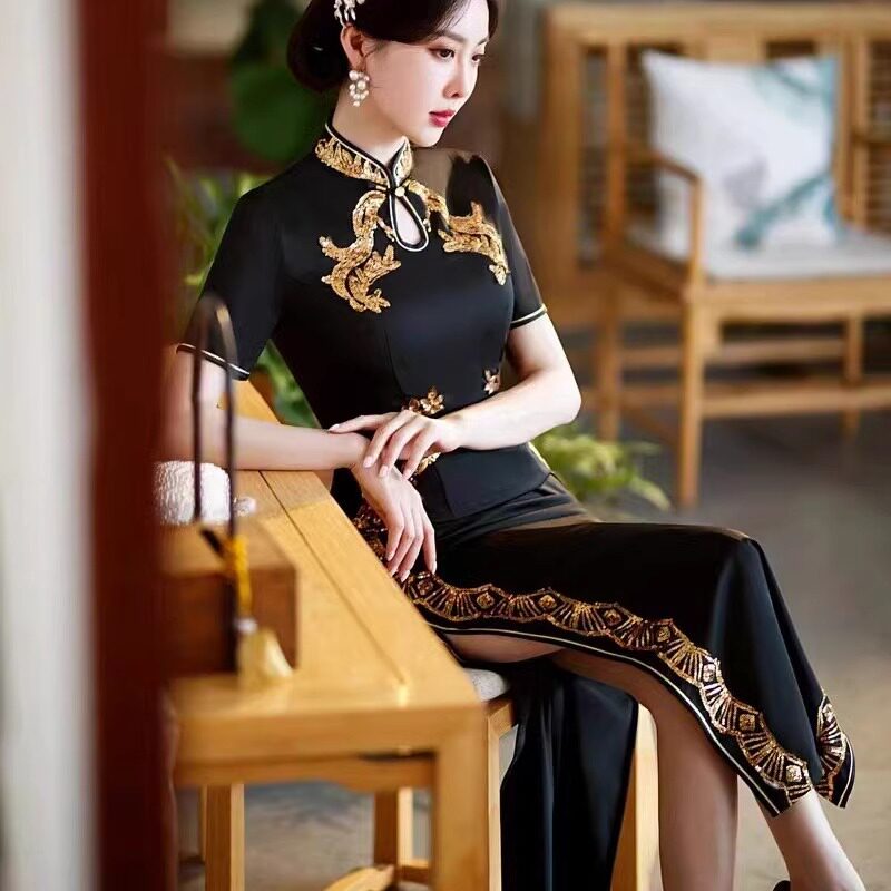 2026新款中式旗袍演出服舞台走秀大气红色显瘦气质改良年轻款高开