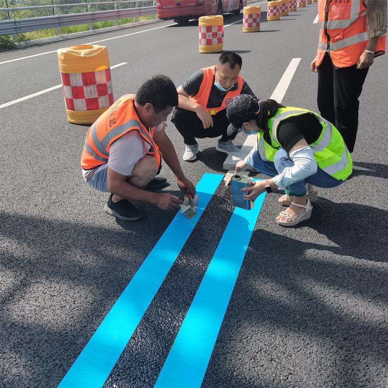 源头厂家反光标线带预成型反光贴道路交通安全高速公路标线带警示