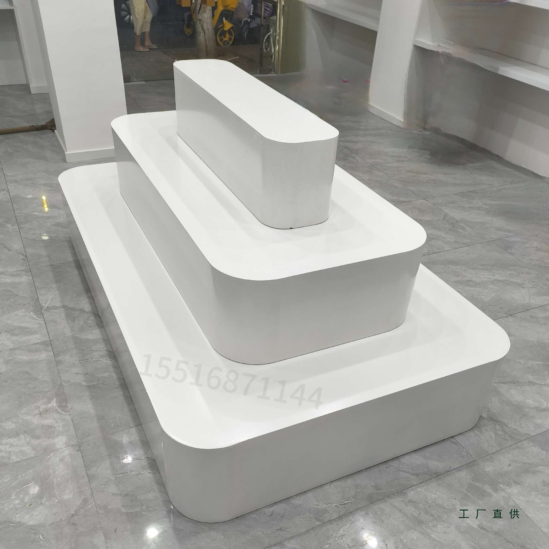服装店中岛展示台直播间用轻奢货柜展示柜厂家定 制木板烤漆免安