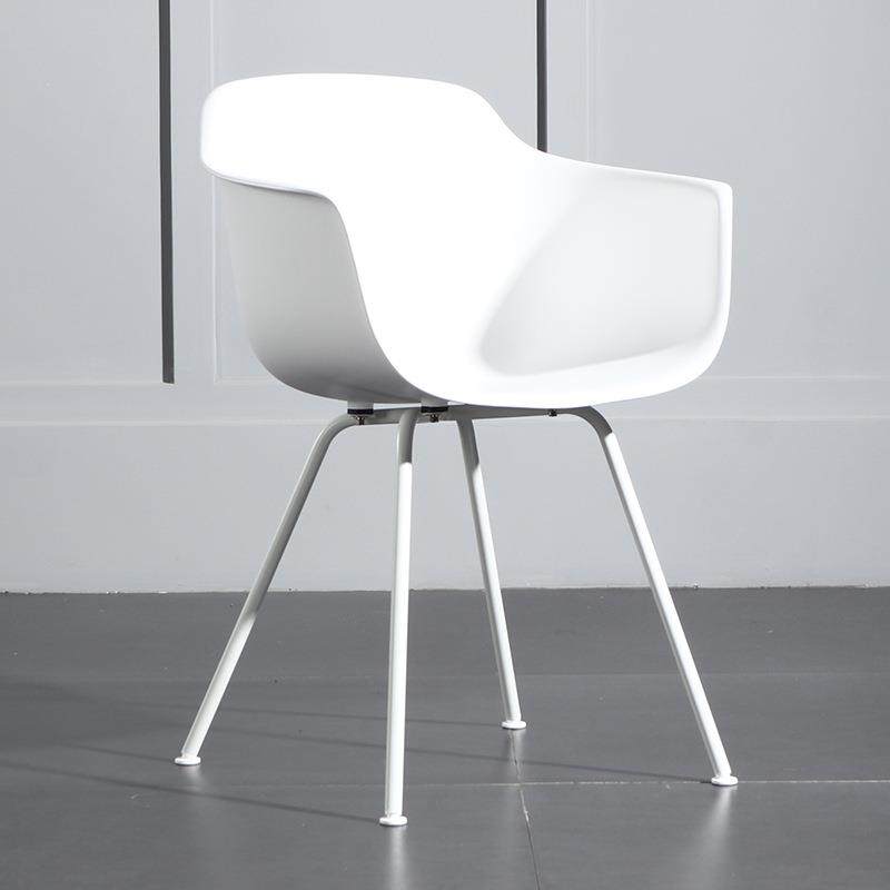 北欧黑色餐椅家用塑胶成人塑料坐具靠背经济型餐厅工业风餐桌椅子