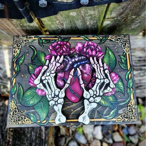 跨境钥匙箱家居骷髅盒木盒Skull Hands&Heart Hidden Key Box A12
