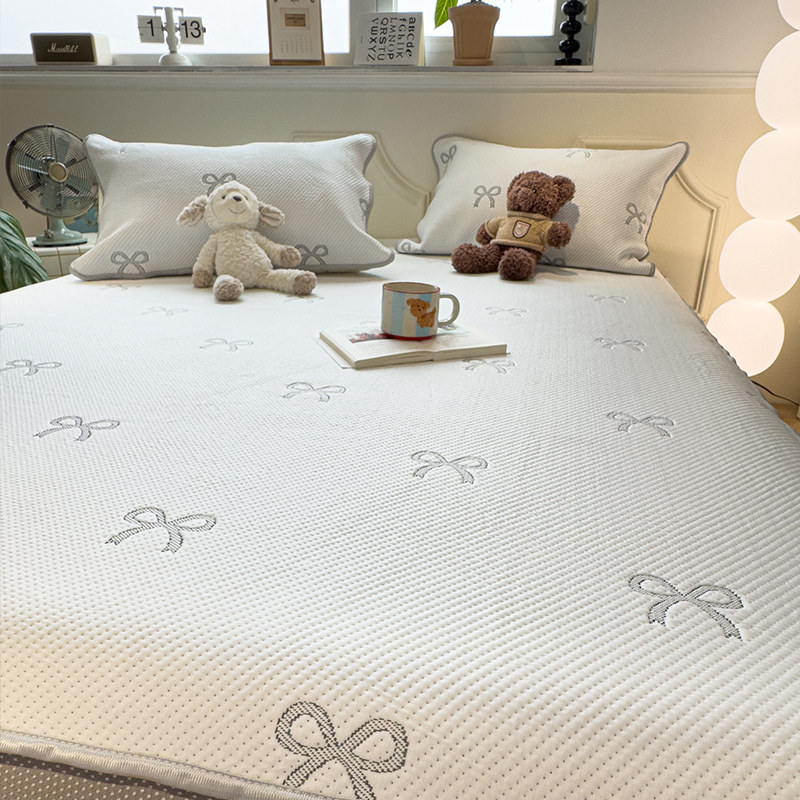 A类灰色蝴蝶结冰豆豆凉席夏天2024新款可折叠空调席床笠款三件套