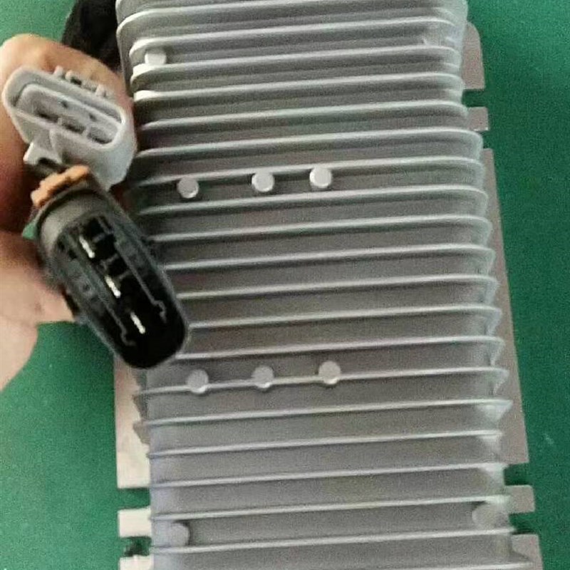跃迪36V大河电动四轮汽车轿车9隔0-48V转12v6离DC直流电压转换器