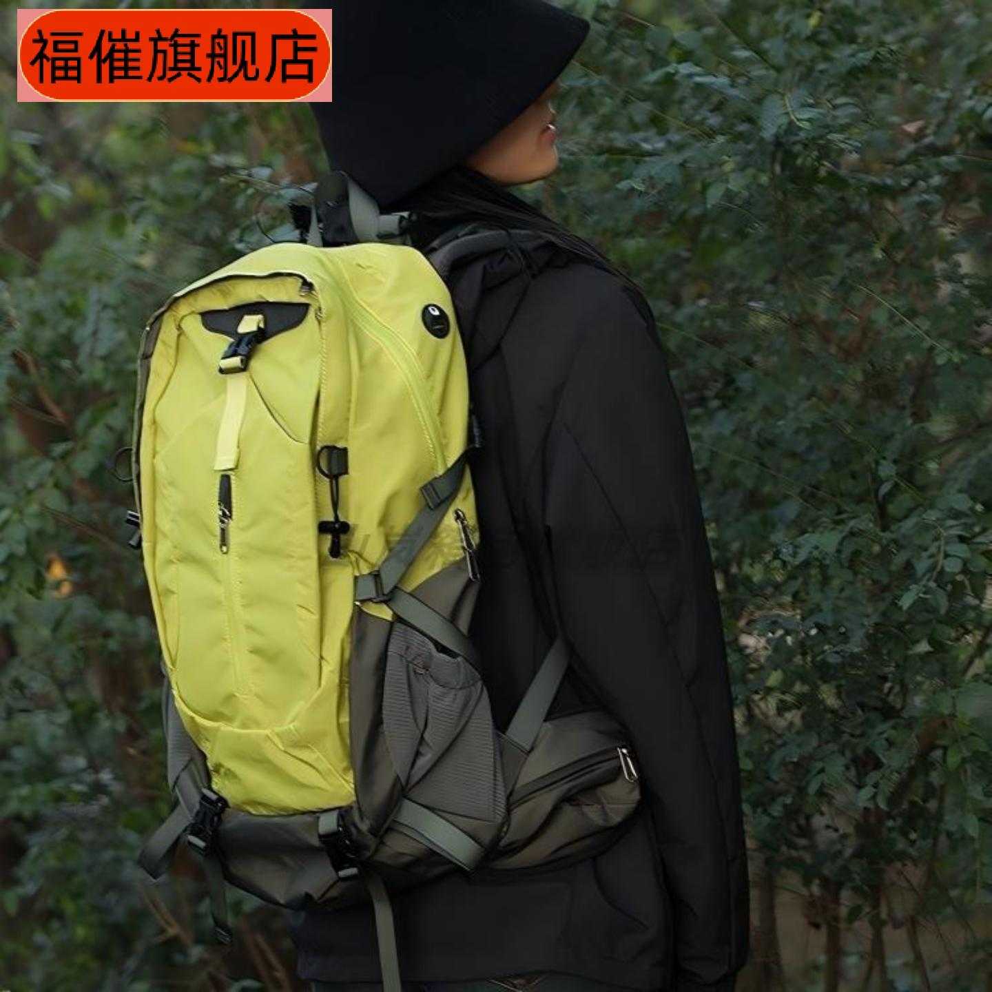 户外登山徒步防水轻量大容量骑行