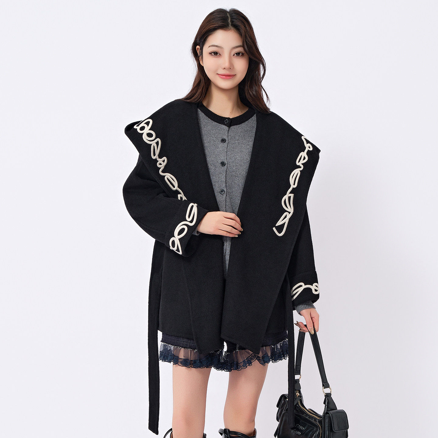 阅涵黑色漂亮的毛呢外套2026新款今年流行爆款翻领呢子大衣女