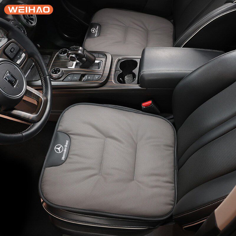 四季汽车坐垫舒适透气亲肤皮车用座椅打孔透气司机车用防滑座垫子