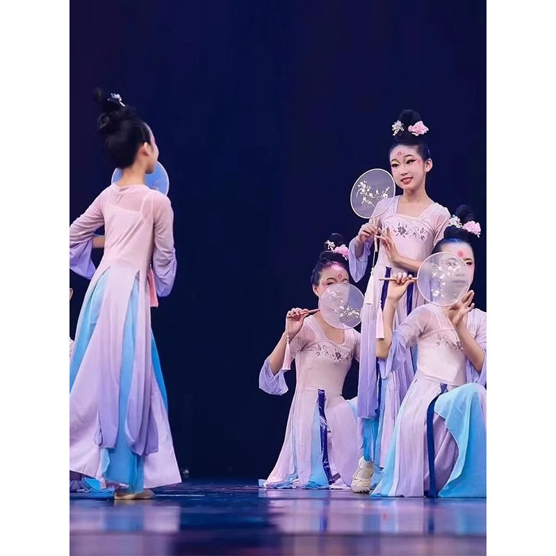 2026新款儿童古典舞演出服江南春三月舞蹈服胭脂妆桃花笑中国