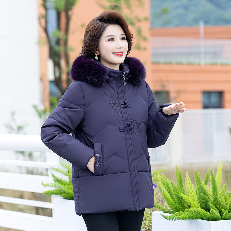 2026新款大码中老年妈妈羽绒服女装冬装老年人冬季奶奶装外套