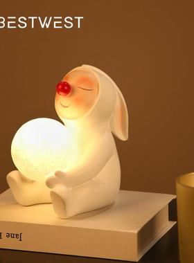 博西家居 可爱红鼻子兔娃娃床头小夜灯摆件家居客厅桌面树脂软装