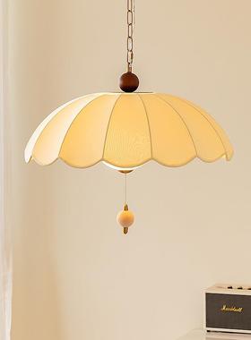 法式中古布艺餐厅吊灯主卧室灯高级感复古温馨浪漫花瓣灯casa照明