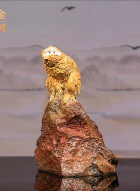 铜金岁月金猴报喜黄铜猴子摆件书房客厅博古架石猴子彩铜工艺摆件