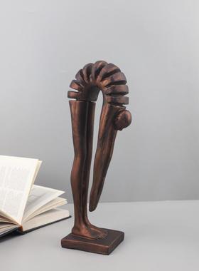 现代简约抽象树脂弯腰人物雕塑摆件客厅玄关书房酒店软装家居饰品