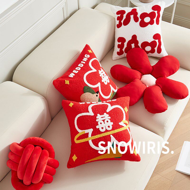婚房布置装饰结婚抱枕压床客厅沙发飘窗靠枕婚庆可爱花朵枕现代风