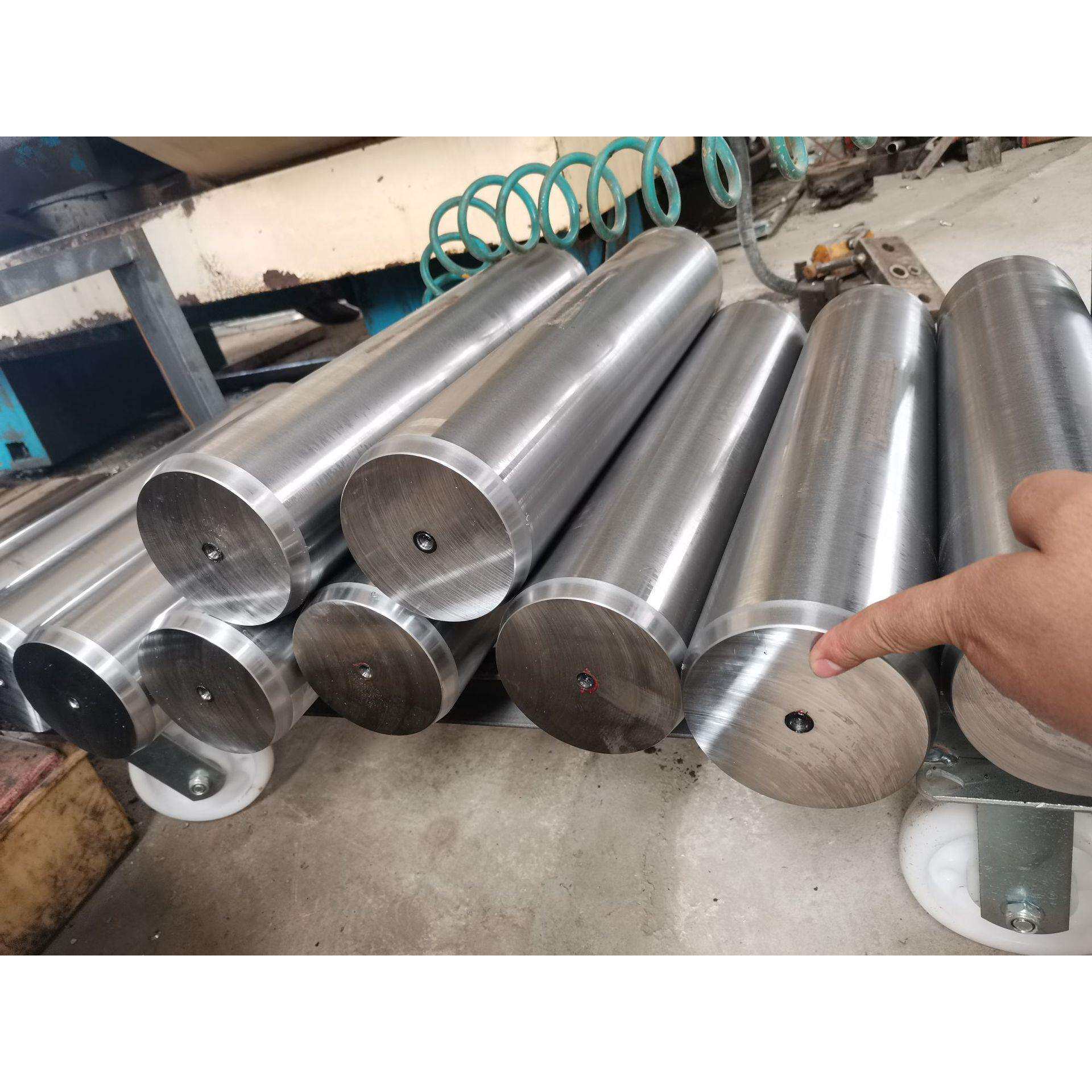 挖掘机配件厂家量大优惠2067055160 PC200-8动臂转台销轴