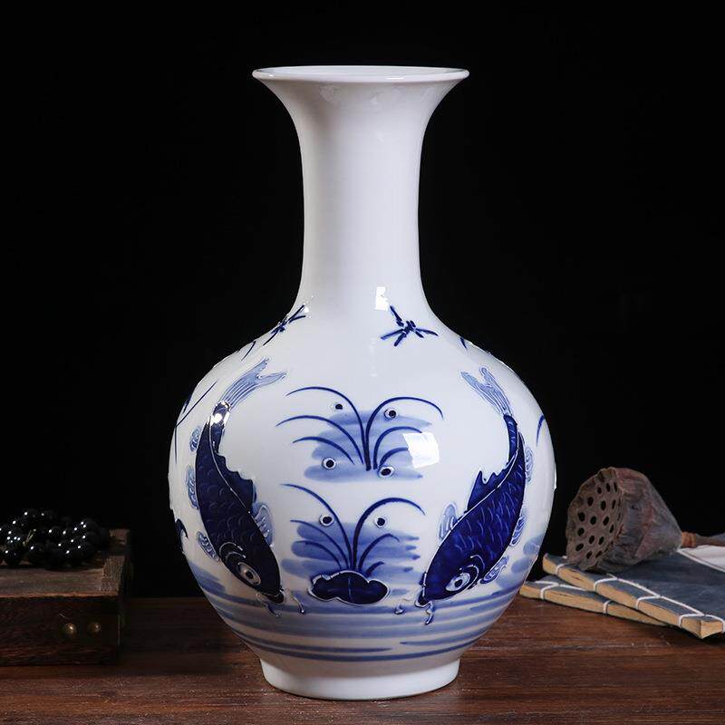 景德镇陶瓷装饰花瓶手绘汾水中式浮雕青花工艺品摆件