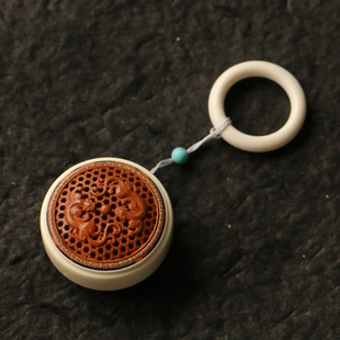 郭云天直径5厘米厚约3厘米海派猛犸牙香囊文玩香道香器把件玩收藏