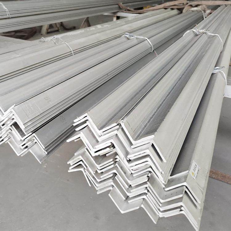 山东不锈钢角钢 泰安不锈钢槽钢 304槽钢 钢板折边角钢45*4