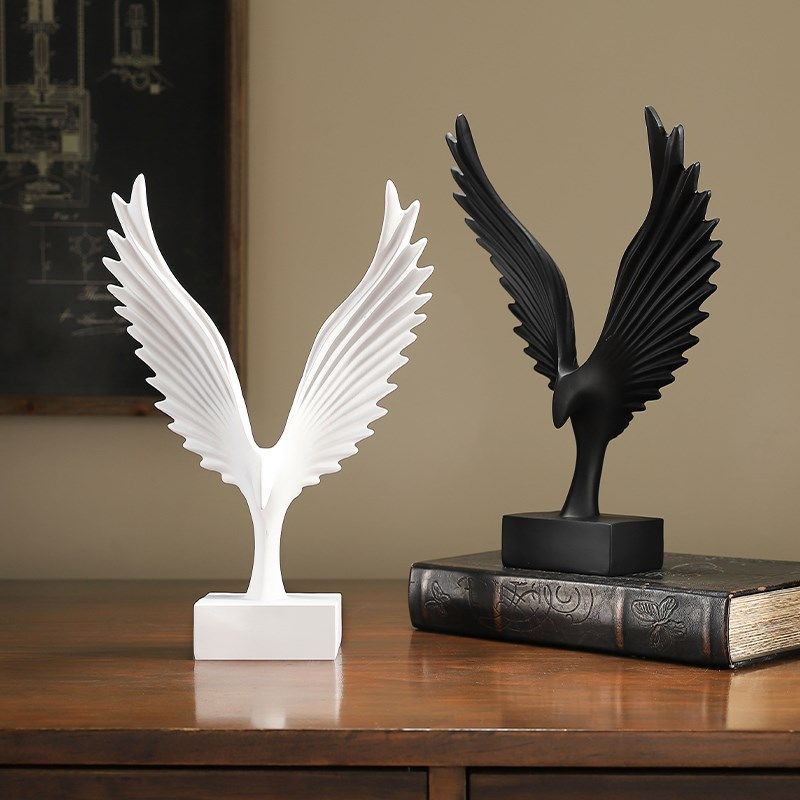 现代简约客厅摆件高端大气上档次酒柜套装摆件大鹏展翅摆设工艺品