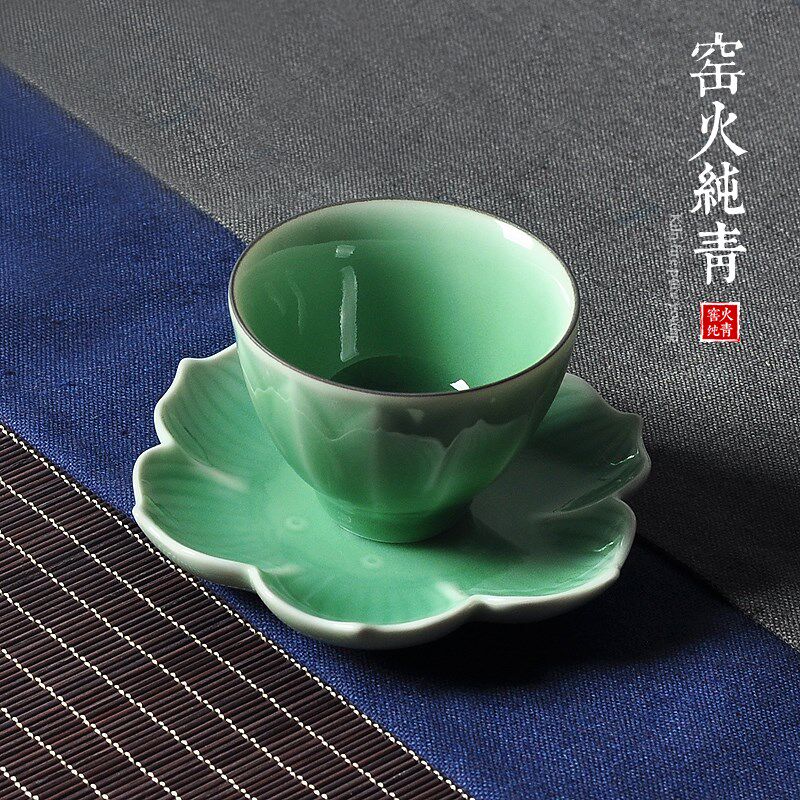 青瓷手工莲瓣茶杯浮雕主人杯家用男女士个人杯陶瓷品茗杯花瓣杯垫