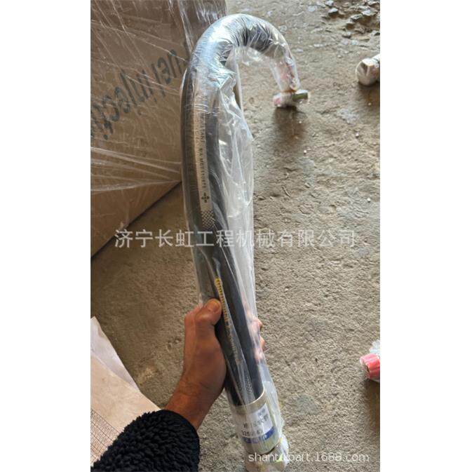 现货供应山推SD32推土机配件:3250943吸油管
