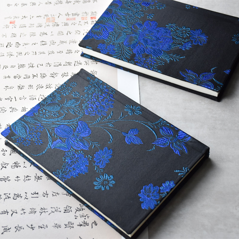 限量【牡丹】复古诗意刺绣蓝花朵手绘竖格本子绸缎布面文青手帐本