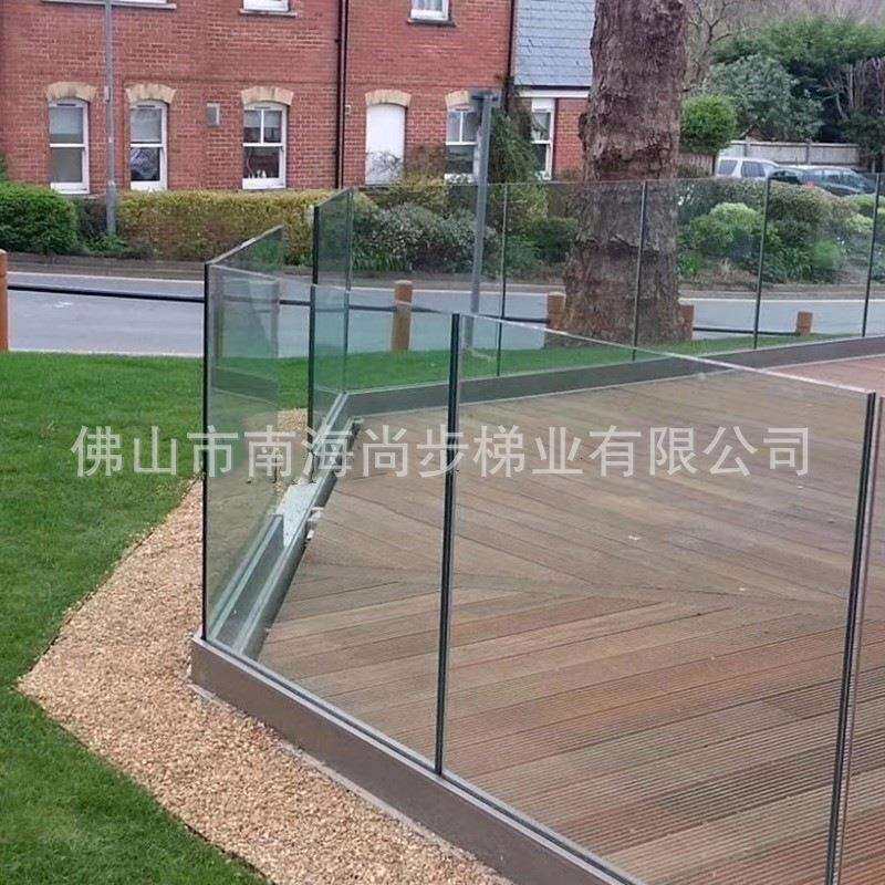 佛山尚步梯业厂家生产玻璃护栏62*102中空铝合金U槽栏杆底槽围栏
