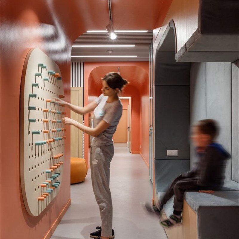 大木木家居幼儿园洞洞板墙上装饰木质彩色趣味拼图洞洞墙