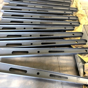 碳钢玻璃雨棚支架定制不锈钢牛腿挑梁满焊雨棚钢梁工字H型钢结构