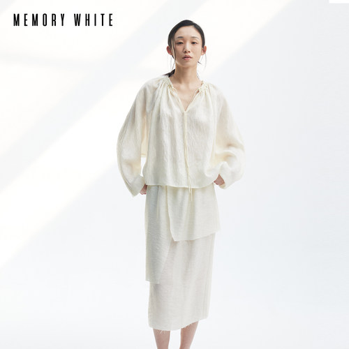 MEMORY WHITE慵懒松弛感提花设计抽褶廓形天丝上衣不规则半裙套装