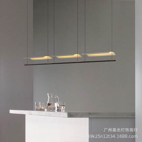 设计师吊灯2021年新款工作室led长条灯北欧极简创意吧台餐厅吊灯
