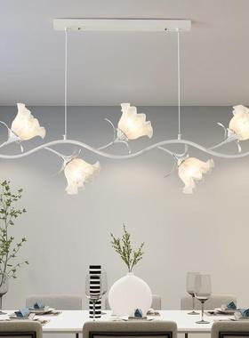 餐厅吊灯铃兰花简约现代创意法式复古奶油风绿色2022年新款灯具