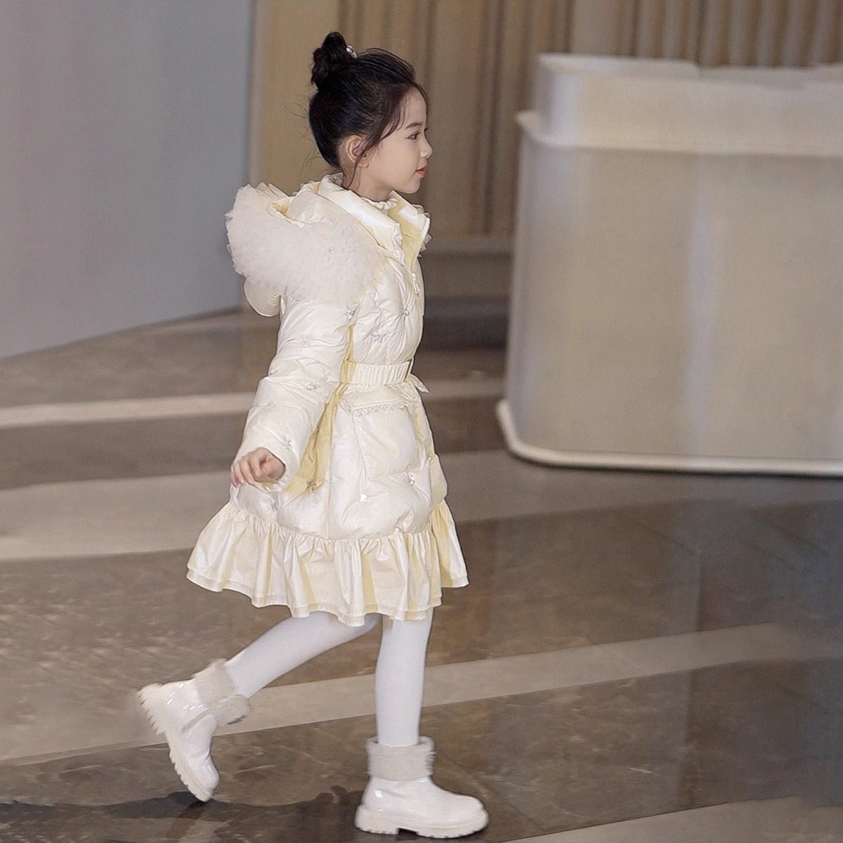 2025新款儿童收腰亮片绣花羽绒棉服女童中大童重工冬季长款甜