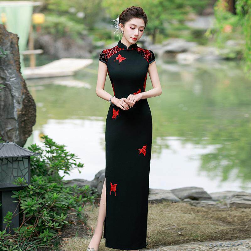 2026新款走秀旗袍微胖MM蝴蝶刺绣新中式连衣裙女新季大码收