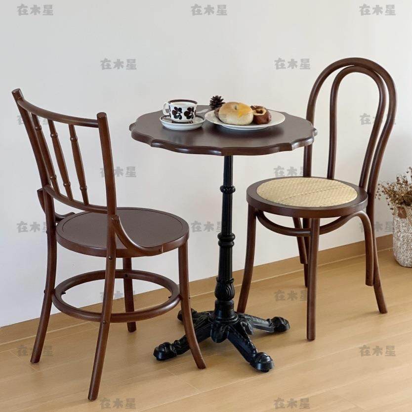 美式复古实木咖啡厅桌椅组合餐饮小圆桌奶茶甜品店西餐厅藤编椅子