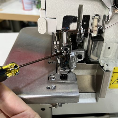 拷边机包缝机上针螺丝刀通用绷缝机换针1.5 1.6内六角通用开刀