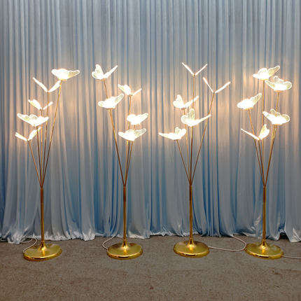 新款婚庆电镀铁艺发光蝴蝶浪漫婚礼路引灯迎宾区现场布置橱窗装饰