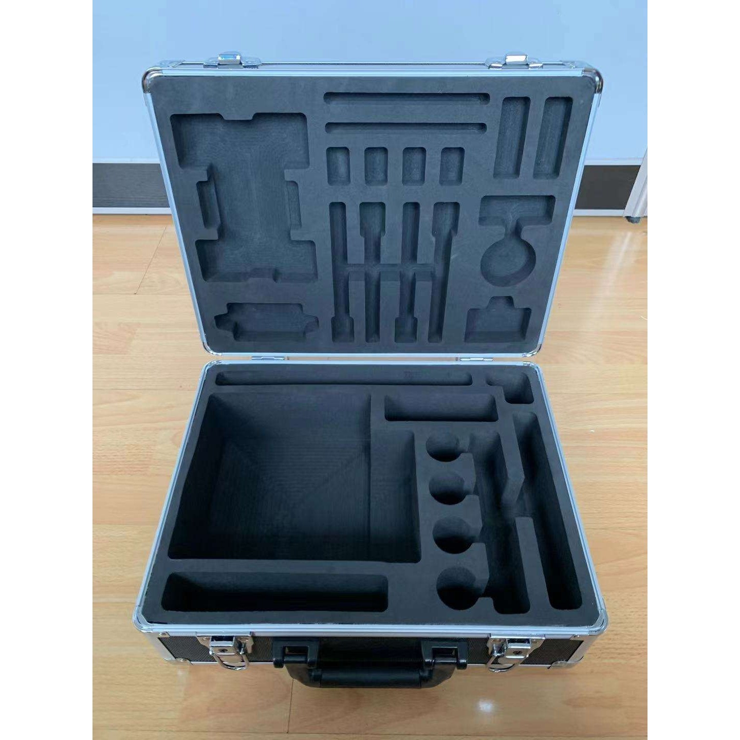 门窗角铝样品箱 五金锁扣把手展示箱 继电器86开关手提箱,3C数码配件,其它配件,淘宝优惠券,粉丝福利购,淘宝优惠卷