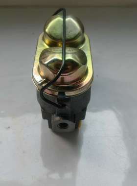 制动总泵D127519, D126695, D120090, D131596