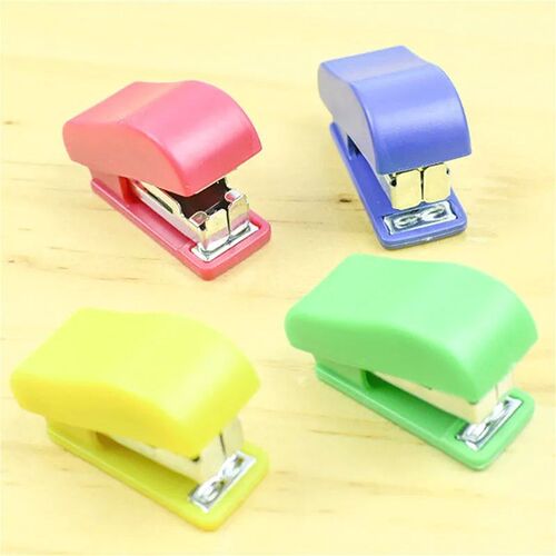 Le Quality Portable Kawaii Mini Small Stapler Useful Stapler