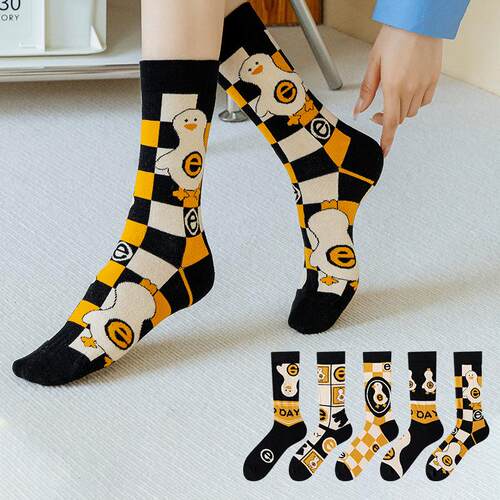 Retro Fashion Trend Cartoon Duck Pattern Cotton Socks