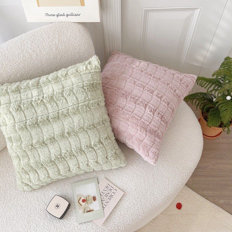 奶油风仿獭兔绒毛抱枕撸猫感沙发客厅靠垫床头靠枕飘窗靠背样板间
