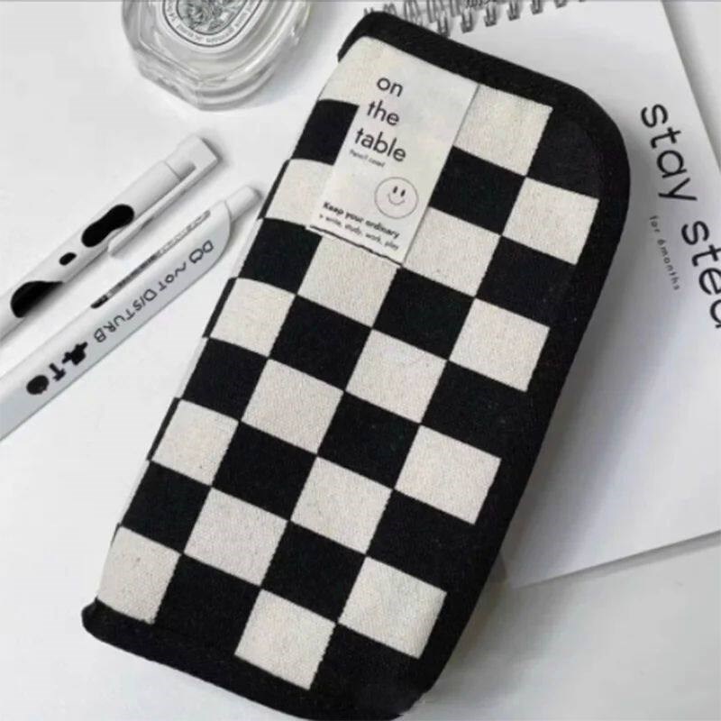 Large Capacity Pencil Case Black and White Checkerboard Grid图片