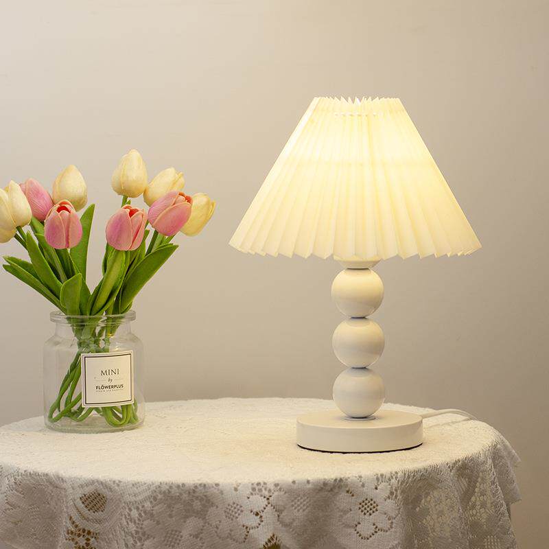 ins风北欧简约现代中古小台灯卧室床头夜灯创意书桌阅读化妆灯饰