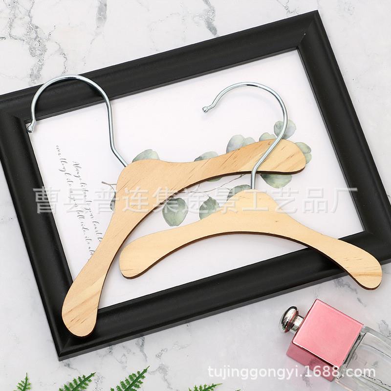 现货木质宠物衣架狗狗猫咪服饰挂架木质衣架迷你木偶洋娃娃挂衣架图片
