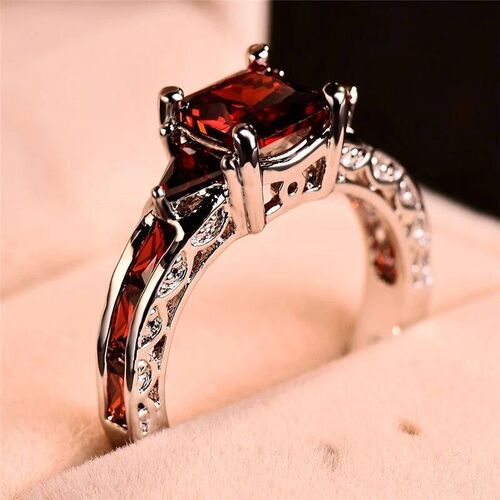 Fashion Elegant Women Silver Color Princess Square Cut Red S