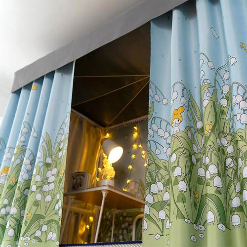 Student dormitory bed curtains are physically thickened and