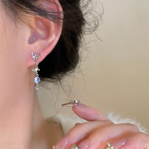 Silver Needle Asymmetric Zircon Butterfly Earring Simple Chi