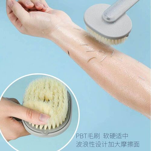 Long-handled liquid-adding bath brush for scrubbing your bac