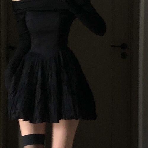 One-shoulder small figure thin short skirt temperament black